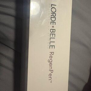 Lord and Belle RegenPen Skin Tool in Sleek Silver